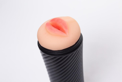 BM-00900T31Z-1/ Мастурбатор ротик в тубе с многоуровневой вибрацией Love Kiss